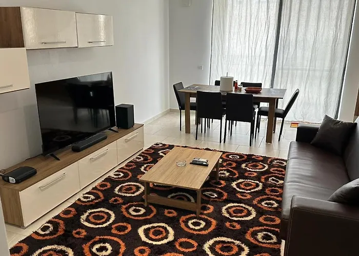 Your Elegant Home Away From Home Shared Apartment Only With Host